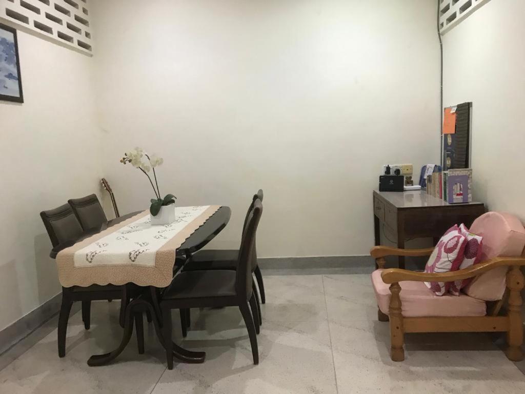 Carols Guesthouse Near Jonker And Satay Celup Malacca Εξωτερικό φωτογραφία