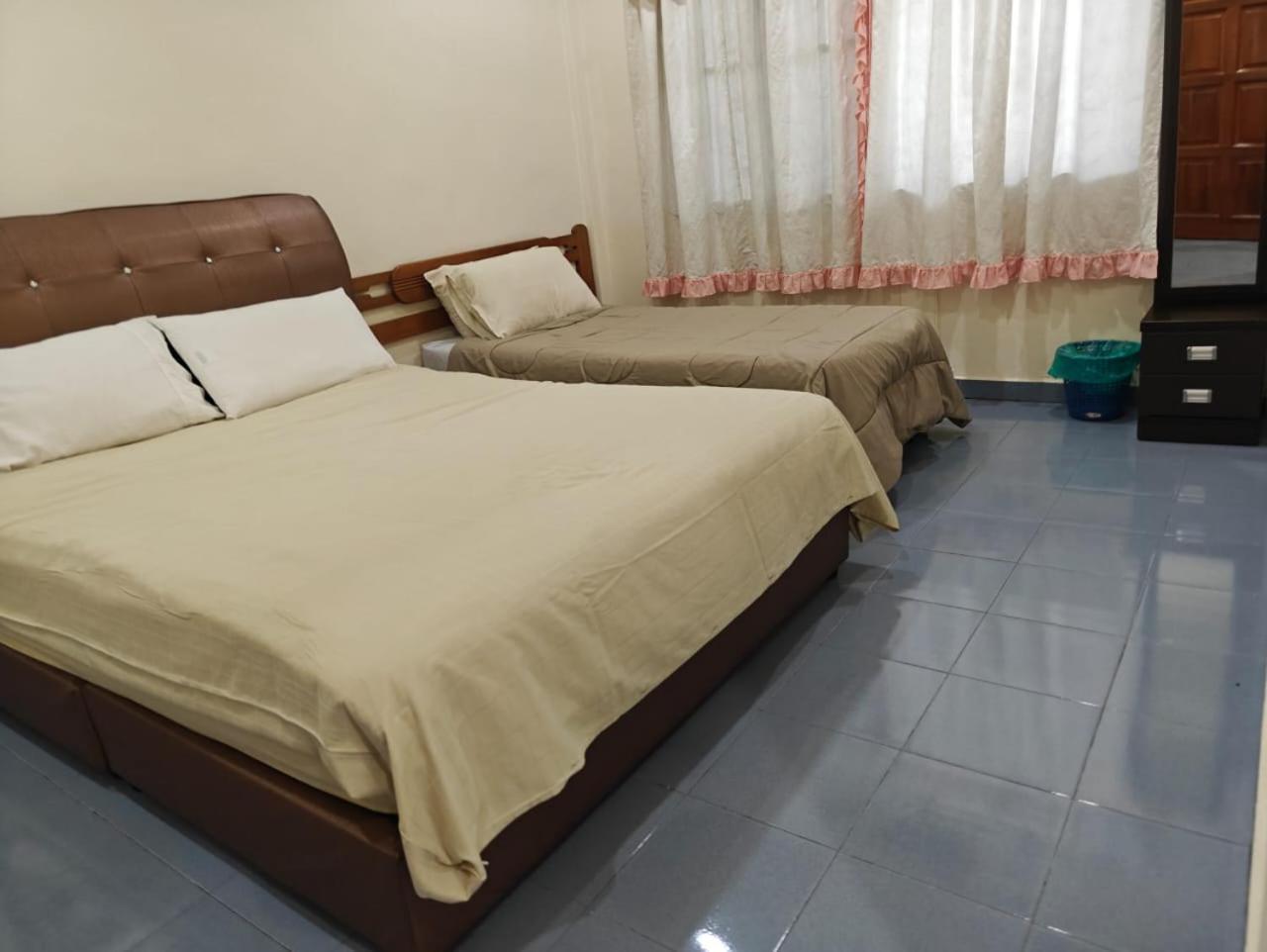Carols Guesthouse Near Jonker And Satay Celup Malacca Εξωτερικό φωτογραφία